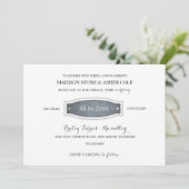 Chalkboard Abzeichen Hochzeit Einladung (Stehend Vorderseite)