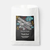 Chalkboard Adventure erwartet Airplane Baby Shower Geschenktütchen (Vorderseite)