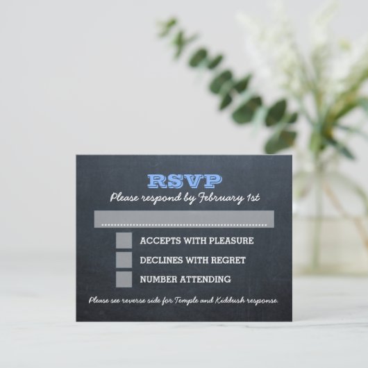 Chalkboard Blue Bar Mitzvah Big UAWG mit Optionen RSVP Karte (Stehend Vorderseite)