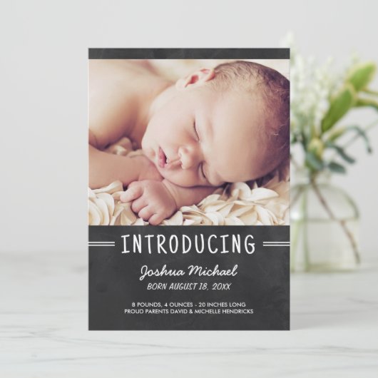 Chalkboard-Briefing 1 Foto Geburtsankündigung Ankündigung (Stehend Vorderseite)