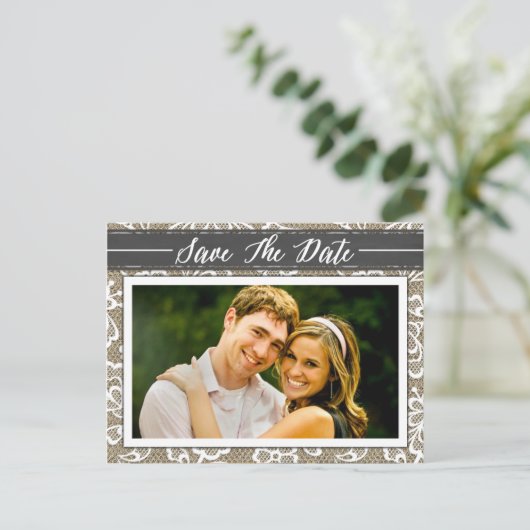 Chalkboard Burlap & Lace Foto Speichern Sie die Da Ankündigungspostkarte (Stehend Vorderseite)