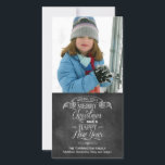 Chalkboard Christmas Wish Feiertagskarte<br><div class="desc">Auf dieser einzigartigen Weihnachts- und Neujahrskarte im Chalkboard-Stil werden Feiertagsgrüße ausgestellt. Typografie, die wie Kreide auf einer Tafel aussehen soll, wird unter einem Banner angeordnet, um Ihr Bestes zu senden. Passen Sie mit Ihren eigenen Namen oder Nachrichten an. Fügen Sie oben Ihr Foto hinzu. Verfügbar mit passenden Produkten. Los! com...</div>