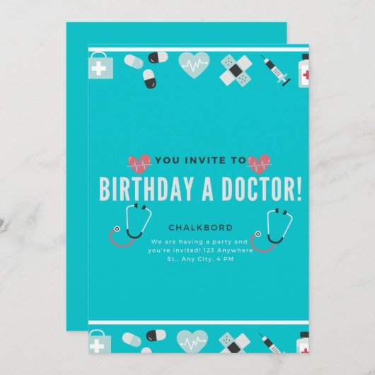 Chalkboard Doc ist am Geburtstag im Arzt Einladung (Vorne/Hinten)