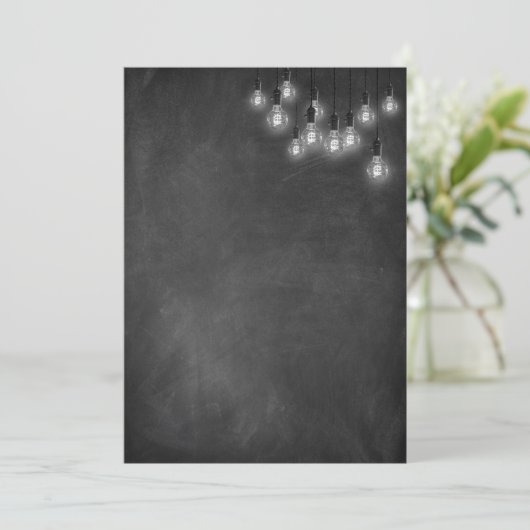Chalkboard Edison Lights Modern Einladung (Stehend Vorderseite)