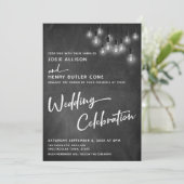 Chalkboard Edison Lights Wedding Einladung (Stehend Vorderseite)