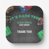 Chalkboard Es ist Game Time Football Baby Shower Pappteller (Vorderseite)