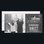 Chalkboard Festliche Weihnachtsfeier Fotokarte Feiertagskarte<br><div class="desc">Diese Chalkboard Festliche Weihnachtsfeier Fotokarte ist eine großartige Möglichkeit,  um Ihre Feriengruste an Familie und Freunden auszudrücken! Diese Fotokarte bietet einen rustikalen schwarzen Chalkboard Hintergrund mit Foto Ihrer Wahl und hat lustige Schriftart,  die dies zu einem einzigartigen Weihnachtsgrüßen machen.</div>