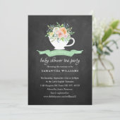 Chalkboard Floral Teacup Baby Shower Tee Party Einladung (Stehend Vorderseite)