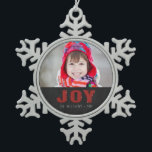 Chalkboard Foto Holiday Gruß | Red Joy Schneeflocken Zinn-Ornament<br><div class="desc">Chalkboard Joy Holiday Greeting | Roter Glitzer. Elke Clarke© Andere Farben in unserem Shop unter www.zazzle.com/monogramgallery.</div>