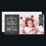 Chalkboard Frohe Weihnachten, Happy New Year Card Feiertagskarte<br><div class="desc">Chalkboard Frohe Weihnachten,  Happy New Year Foto Card: Benutzen Sie diese niedliche und attraktive Urlaubsfotokarte,  um Ihren Freunden und Ihrer Familie während der Ferienzeit zu schicken! Verwenden Sie die Eingabeaufforderung,  um das Produkt anzupassen. Wenn Sie die Grafik ändern möchten,  kontaktieren Sie mich bitte über meinen Shop.  Antiker Kronier</div>