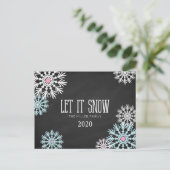 Chalkboard Gorgee Schneeflocken Lass es schneien Postkarte (Stehend Vorderseite)