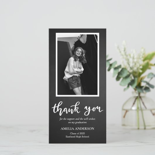 Chalkboard Graduate Vielen Dank, Script Dankeskarte (Stehend Vorderseite)