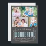 Chalkboard Holiday 4-Fotos Flat Card Feiertagskarte<br><div class="desc">"ES IST DIE WUNDERSCHÖNSTE ZEIT DES JAHRES" - Frische Weihnachtsfeiertage mit vier Fotos auf trendigen Flachkarten. Moderne rustikale Kneippkreide im Vintagen Stil in trendiger rustikaler Retrotypografie. Fügen Sie Ihre Lieblings-Fotos, Haustiere oder die ersten Urlaubsbilder des Babys hinzu und passen Sie den Text an. Freuen Sie sich auf eine fröhliche und...</div>