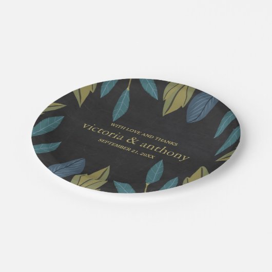 Chalkboard Leaf Wedding Pappteller (Schrägansicht)