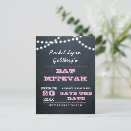 Chalkboard Lights Pink Bat Mitzvah Save the Date Ankündigungspostkarte (Stehend Vorderseite)