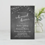 Chalkboard Lights Skript Hochzeit Probe Dinner Einladung (Stehend Vorderseite)