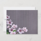 Chalkboard Lilac Watercolor Blume UAWG RSVP Karte (Rückseite)