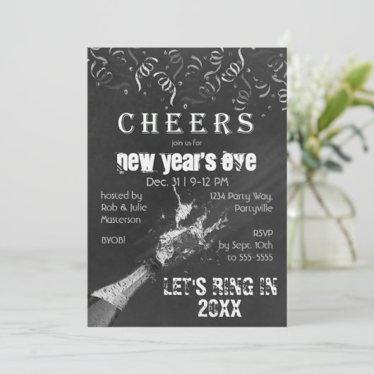 Chalkboard Neujahr Champange Einladung (Stehend Vorderseite)