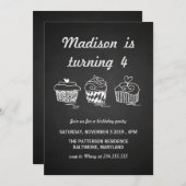 Chalkboard Niedliche Cupcakes Herzstück Geburtstag Einladung (Vorne/Hinten)