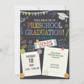 Chalkboard Note Preschool Graduation Cap anpassen Einladung (Vorderseite)