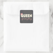 Chalkboard Queen of Everything Text Design Quadratischer Aufkleber (Tasche)