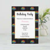 Chalkboard Rainbow Ballon Black Birthday Einladung (Stehend Vorderseite)