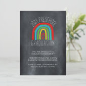 Chalkboard Rainbow Preschool Abschluss Einladung (Stehend Vorderseite)