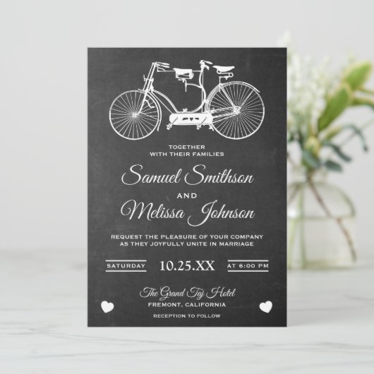 Chalkboard Retro Tandem Biketoilette Einladung (Stehend Vorderseite)