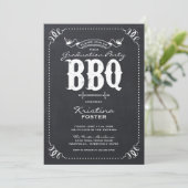 Chalkboard Rustic Vintag Graduation Party GRILLEN Einladung (Stehend Vorderseite)