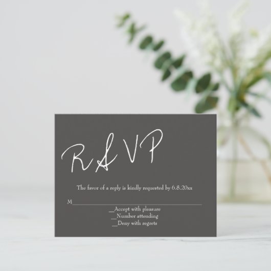 Chalkboard Skript Hochzeit rsvp Postkarten (Stehend Vorderseite)