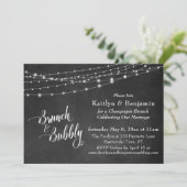 Chalkboard String Lights Brunch & Bubbly Script Einladung (Stehend Vorderseite)