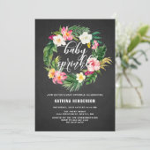 Chalkboard Tropische Blume Wreath Baby Sprinkle Einladung (Stehend Vorderseite)