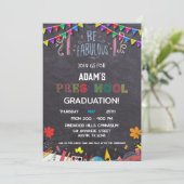 Chalkboard Vorschule Abschluss Einladung (Stehend Vorderseite)