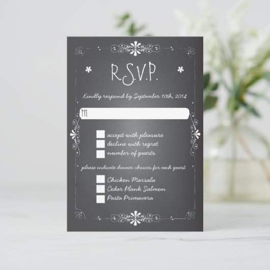Chalkboard Wedding RSVP Response Card w Dinner (Stehend Vorderseite)
