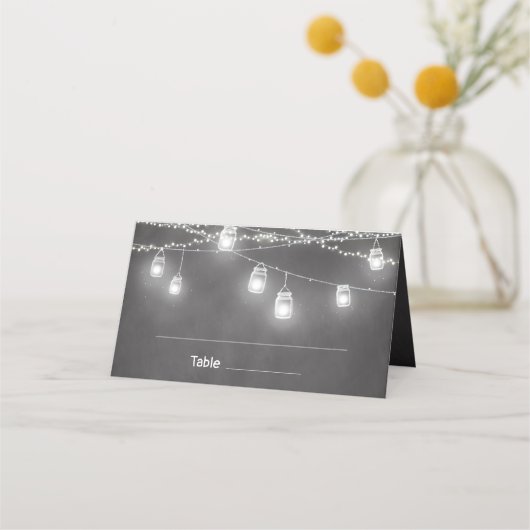 Chalkboard Wedding Schwarz-weiß String Lights Platzkarte (Vorderseite)