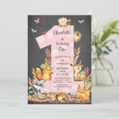 Chalkboard Woodland One Girls Einladung zum Geburt (Stehend Vorderseite)