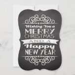 Chalkboard wünscht Ihnen frohe Weihnachten Einladung<br><div class="desc">..und ein glückliches neues Jahr! Modernes,  Vintages Landdesign,  dunkelgrauer Hintergrund mit weißen Buchstaben und dekorativen Elementen.</div>