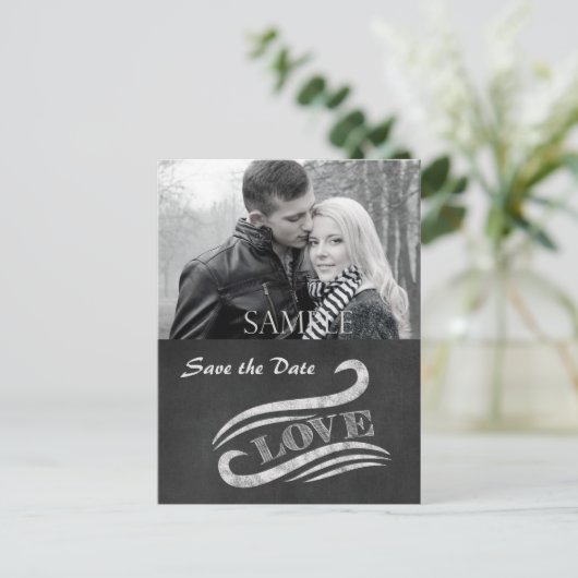 ChalkboardLiebe Save the Date Postkarte (Stehend Vorderseite)