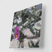 Challa Cactus in Blüte Quadratische Wanduhr (Winkel)