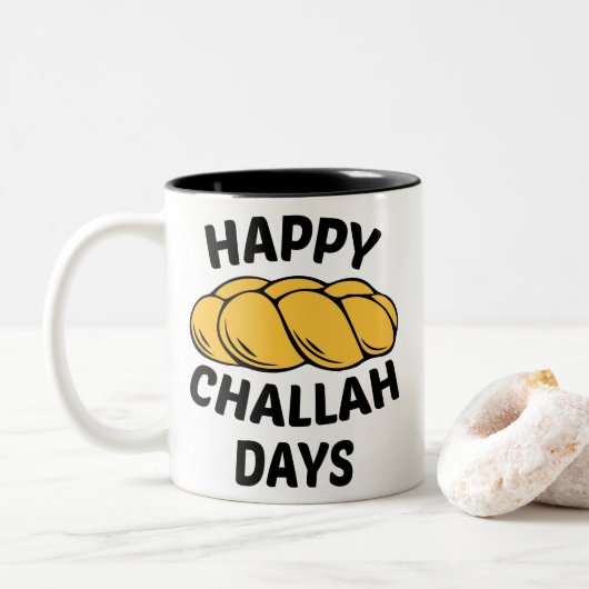 Challah Brot, Chanukah, Happy Challah Days Zweifarbige Tasse (Mit Donut)