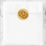 Challah Brot geflochten Loaf jüdischer Urlaub Hanu Runder Aufkleber<br><div class="desc">Die Aufkleber sind mit einer originalen Marker-Abbildung eines Laibs aus frisch gebackenem herausforderndem Brot auf gelbem Hintergrund versehen. Sehen Sie nicht,  wonach Sie suchen? Brauchen Sie Hilfe bei der Anpassung? Klicken Sie auf "Diesen Designer gefragt",  um etwas für Sie zu erstellen.</div>
