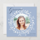 Chambray Blue White Wildblume Wreath Abschluss Ankündigung (Vorderseite)