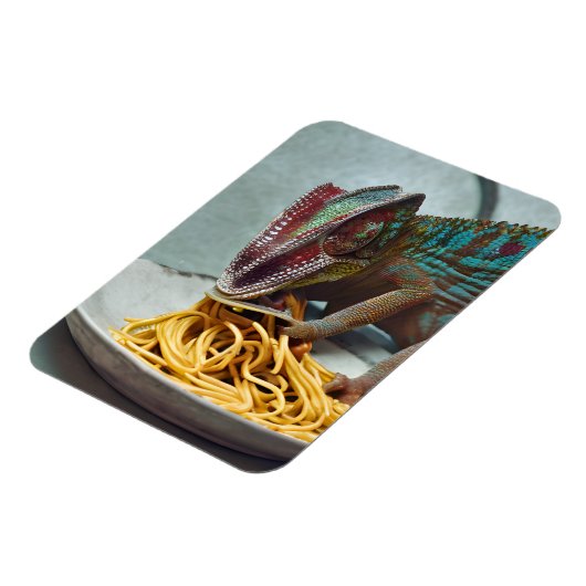 Chameleon Eating Spaghetti Magnet (Linke Seite)