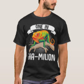 Chameleon eins in Chamillion Reptiles T-Shirt (Vorderseite)
