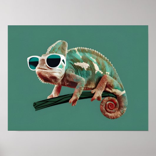 Chameleon trägt Sonnenbrille auf festem Hintergrun Poster (Vorne)