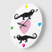 Chameleons and Rainbow Hearts Round Clock Große Wanduhr (Winkel)