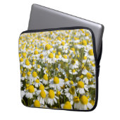 Chamomile Field, Ungarn Laptopschutzhülle (Vorderseite Links)