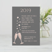 Champagne Bubbles Silvester Party Einladung (Stehend Vorderseite)