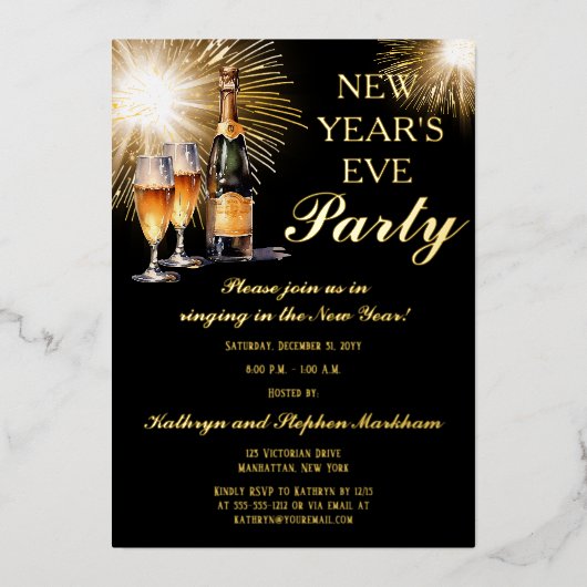 Champagne Fireworks Black Gold New Years Eve Party Folieneinladung (Vorderseite)