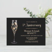 Champagne Glass Gold Leaf 5th Wedding Anniversary Einladung (Stehend Vorderseite)